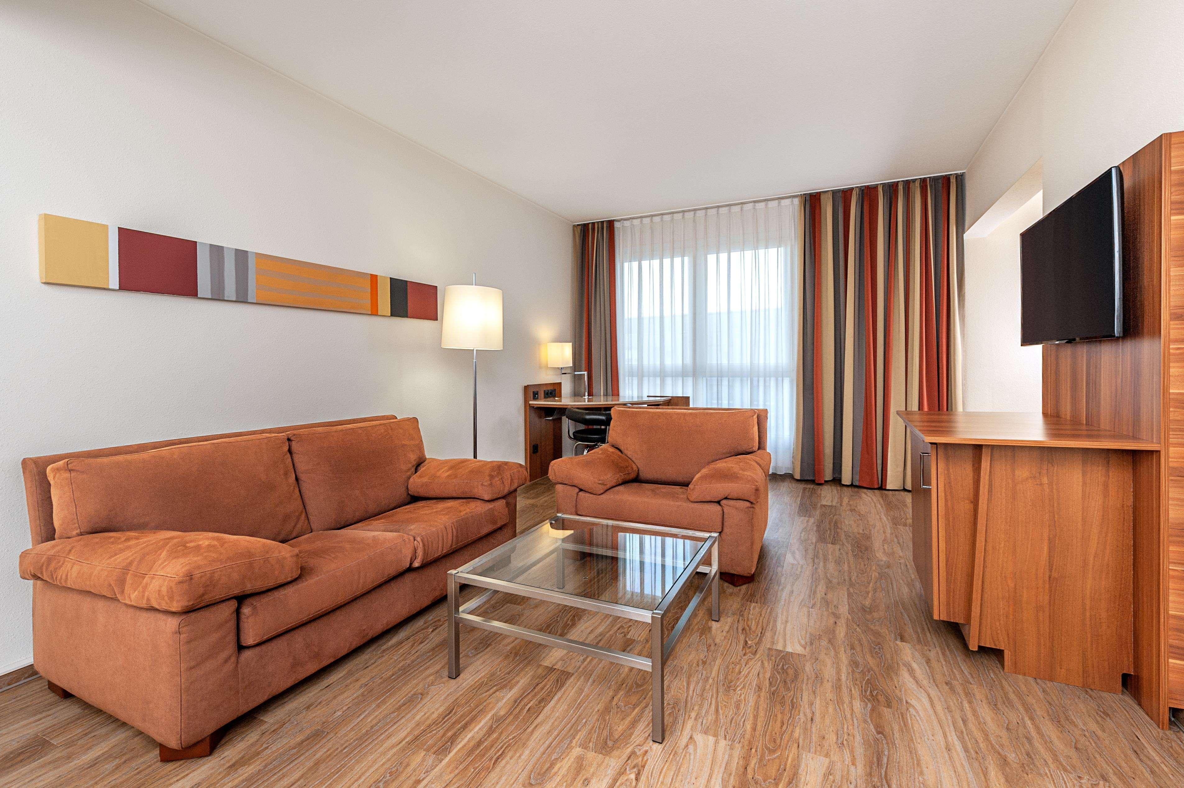 Hotel Nh Muenchen Ost Conference Center 4*