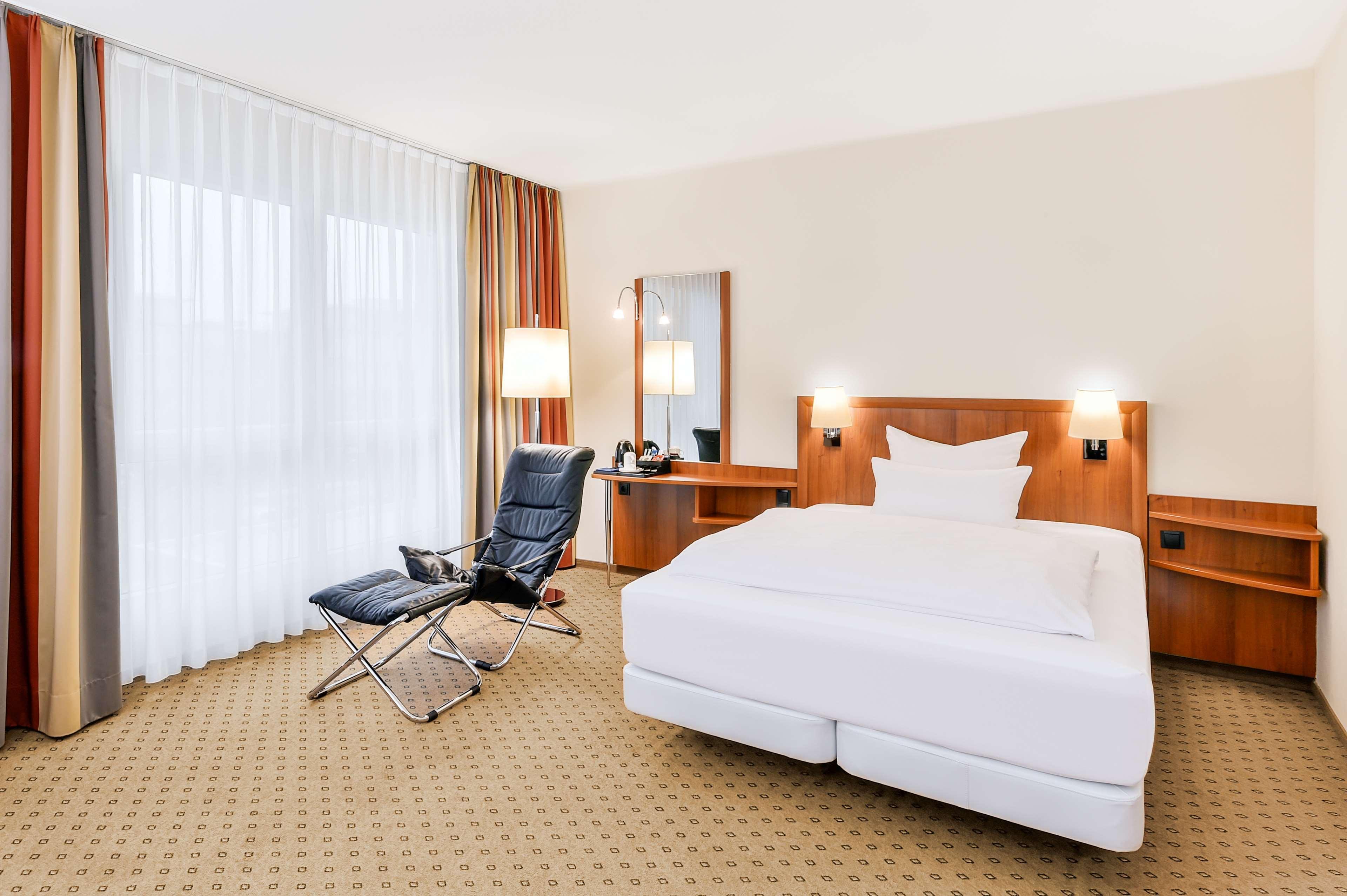 Hotel Nh Muenchen Ost Conference Center 4*