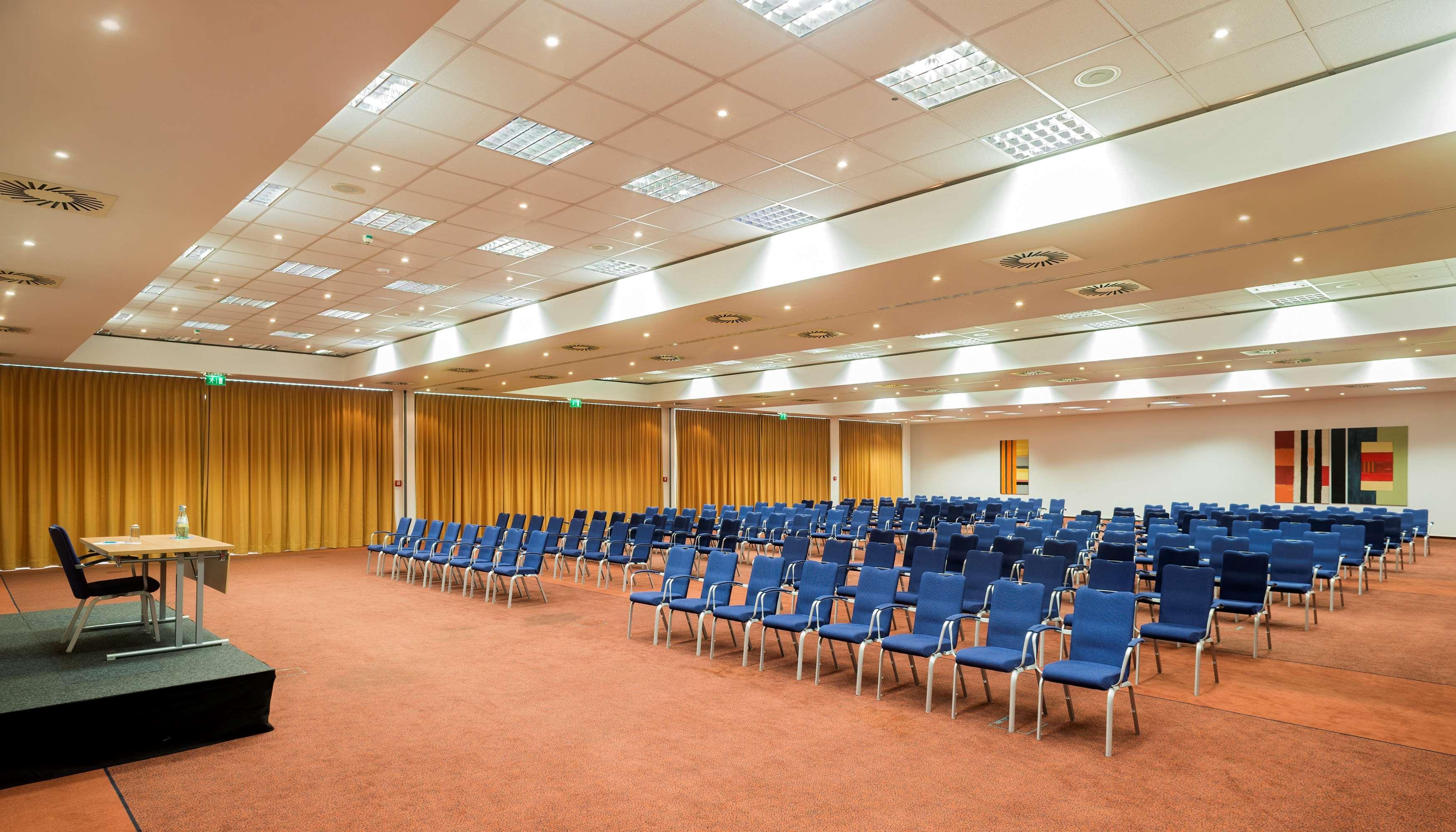 Hotel Nh Muenchen Ost Conference Center 4*