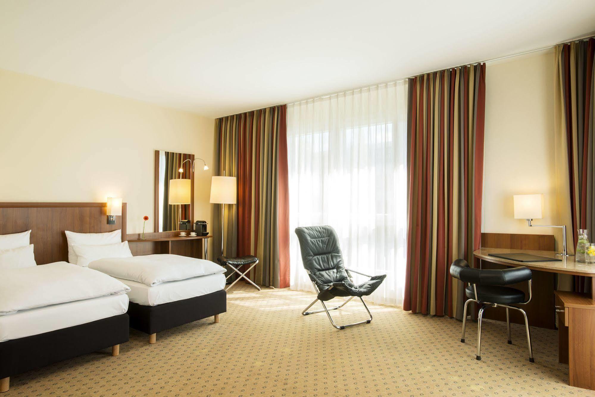 Nh Muenchen Ost Conference Center Hotel Aschheim